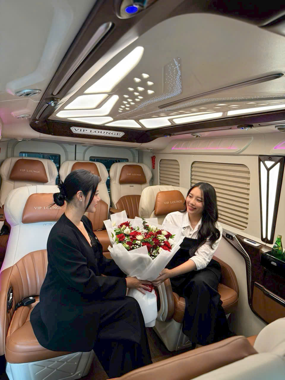 Xe sang đưa đón du lịch cuối tuần gần Hà Nội